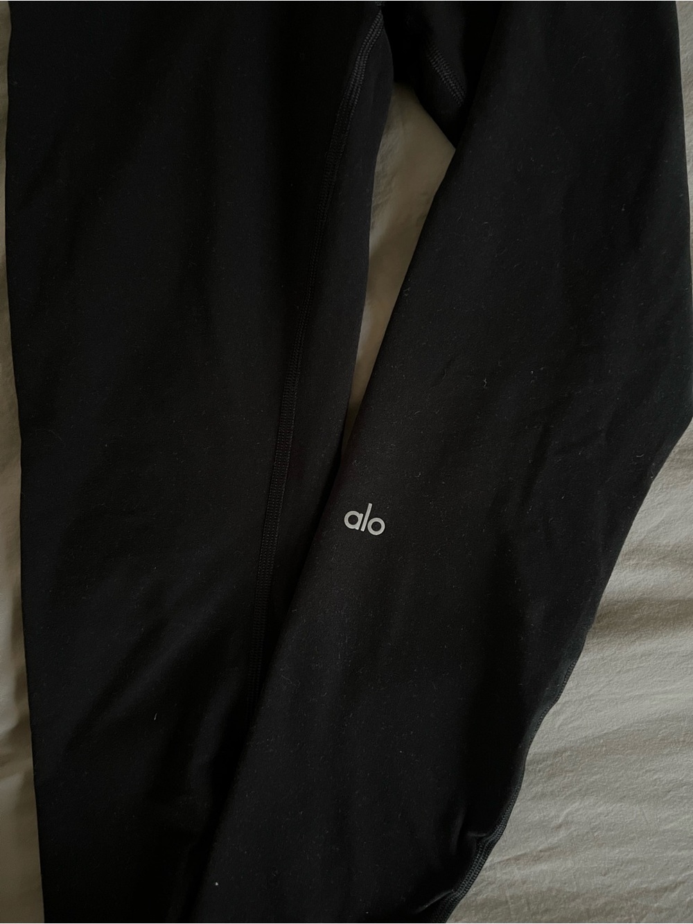 ALO Yoga Women’s Black Jogger Leggings with Subtle Logo